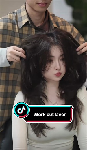 ✨ Work Cut Layer – Kiểu tóc quốc dân cho nàng thích tự nhiên nhưng vẫn cuốn hút Một mái tóc layer bồng bềnh giúp gương mặt thanh thoát hơn, tạo độ phồng tự nhiên và cực dễ tạo kiểu mỗi ngày. Chỉ cần sấy nhẹ là tóc đã vào nếp, đi làm – đi chơi đều xinh ✨ 💇‍♀️ Phù hợp: • Tóc mỏng muốn tạo độ phồng • Mặt tròn, mặt dài muốn cân đối hơn • Những bạn thích style nhẹ nhàng, nữ tính 📍 Win Hair Studio Địa chỉ: 135 Nguyễn Văn Lượng, Gò Vấp 📞 Hotline: 0373795352 ⏰ Nhắn tin để đặt lịch trước tránh chờ lâu