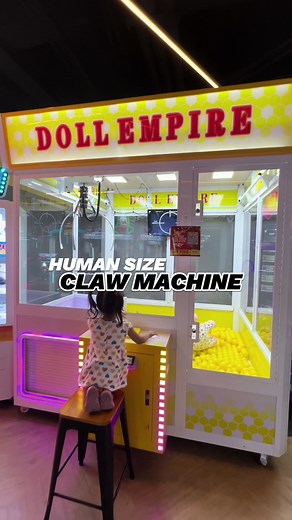 Exciting Human Size Claw Machine at Timezone Philippines!