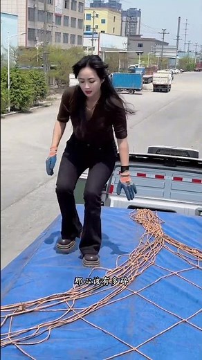 The Daily Life of the Most Beautiful Female Truck Driver #roadtrip #automobile #truckdriverjobs#food