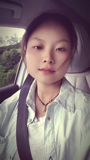 人不能太清醒，否则，看什么都差点意思，到了一定的年龄，要允许真心和假意并存！ #我的千禧回忆杀 #千禧年风一下就被拿捏住了