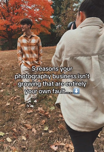 If your photography business isn’t growing… it’s not the algorithm. It’s you. 👀😬 I know because I did every one of these things for years and it kept me stuck too…. Here’s what’s keeping you from growing: – ghosting your own page for weeks – talking to or trying to impress other photographers in your content instead of clients – thinking your just “bad at social media” or that it “doesn’t work” – refusing to ask for help and insisting on figuring it all out on your own It’s not lack of talent.