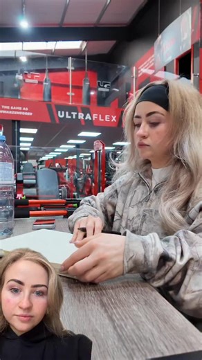 Loz Vickers | Online Coach on Instagram: "How I set up my log book 📖 If you want to stop flicking between pages during your sessions to look back and see your previous performance - this will help you to compare & see multiple sessions across the same page 🤟🏻 Hope some of you can find this helpful & can use this to help you track your own progress even better ♥️ If you’re interested in coaching, please get in touch for more information through the link in my bio 🔗 #TeamLVFit @teamlvfit #Natu