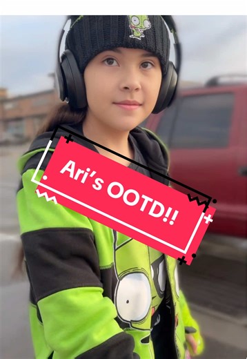 Can we say she is a little obsessed…. @hottopicofficial #fyp#ootd#fy#autism#invaderzim