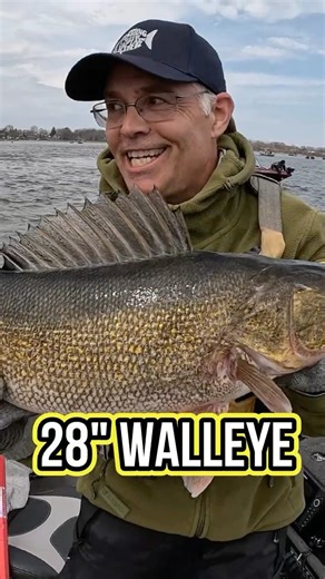 Walleye Fishing - BIG FISH #walleyefishing #dankirkoutdoors #fishing #bigfish