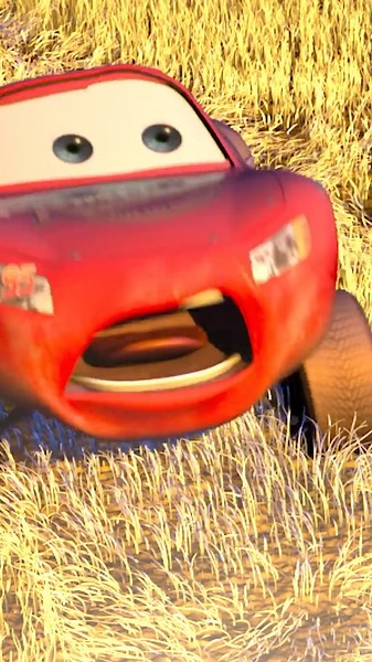 【カーズ】大ピンチ！マックィーンとメーター、フランクから逃げろ！ 😆💨｜ピクサー カーズ｜@disneyjuniorjp