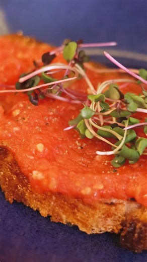 Bread with tomato or Pan Tumaca