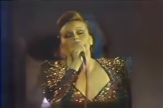 Amor Eterno. Rocío Dúrcal Letra y comentarios en: https://www.rociodurcal.xyz/2020/04/amor-eterno.html #rociodurcal #rocio #amor | Rocío Dúrcal Videos HD