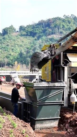 How a Curb Machine Works! 🛠️ #ConstructionTech