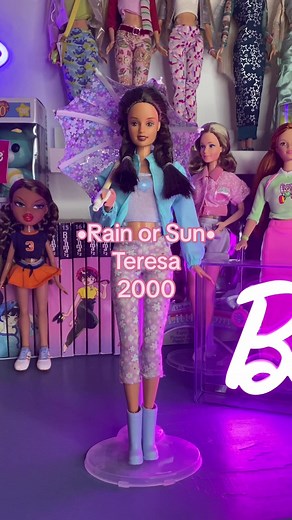 Rain Or Sun Teresa 2000. She is sooo beautyful 🌸💖 #00sbarbiecollection #00sbarbie #boyswithdolls #dudewithdolls #dollcollector #barbiecollector #Barbies #teresabarbie #mattelbarbie