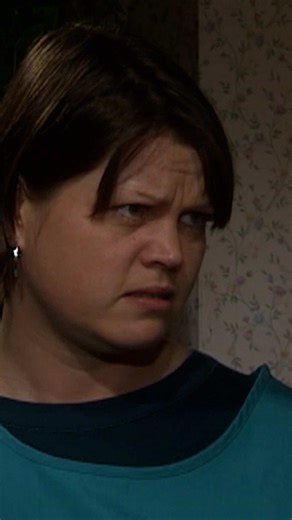 Nick and Leanne are dating, but Gail doesn’t approve! #coronationstreet #corrie #gailplatt #lesbattersby #leannebattersby