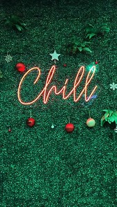 “Make it Thursdays” but it’s Christmas tiiiiime! ❄️☃️ 🎨 Bauble painting 🫟 🥂 Unbeatable drinks deals 🍸 🎵 Festive music 🎄 🫂 A chance to befriend new people on campus! We will like to thank everyone who joined our #WinterSessions and we can’t wait to welcome more of you in the year to come! 🎉 #2026 #DSU wishes those who celebrate a happy Christmas and everyone a restful time away from assignments and course work! 📚🤗 #studentlife #dmuleicester #christmas #festivevibe | De Montfort Students