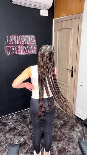 Video de Ainara Trenzas (@ainara.trenzas) relacionado con “How To Put Tinsel In Hair”