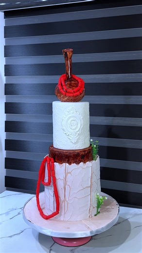 Stunning Pink Wedding Cake for a Sweet Bride