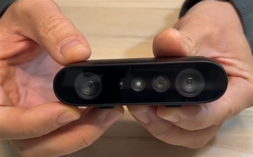 一款小巧的深度相机，几行OpenCV Python代码便可获取深度图