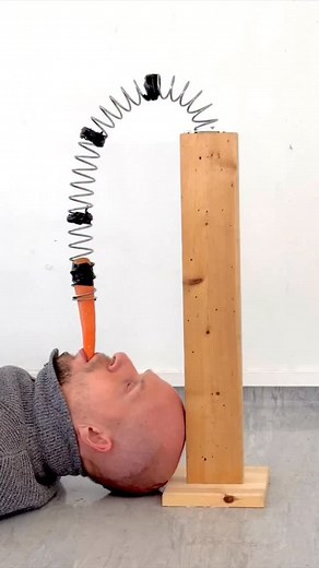 Boogie woogie🥕🌀 #performanceart #carrot #contemporarysculpture #janhakonerichsen | Jan Hakon Erichsen