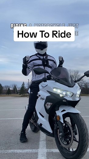 How To Ride A Motorcycle #ninja400 #motorcycle #sportbike #bike #booktok #biketok #beginner #fyp