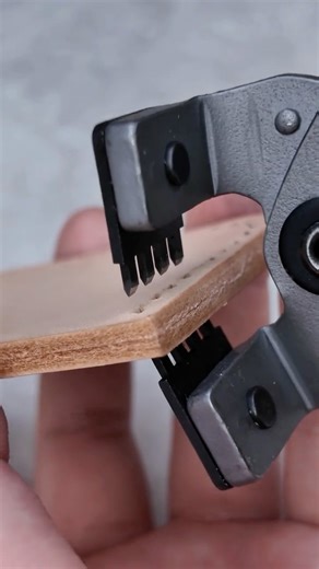 Easily Punch Thick Leather with Diamond Chisel Pliers 💪 #DiamondChiselPliers #LeatherWeaving