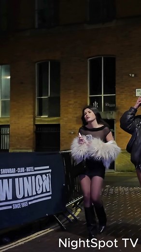 When beautiful women take over Manchester Street 🍑👗, the whole vibe changes…👗 bold looks, subtle teasing, and a walk that speaks louder than words 🍑. #street #london #uk #nightlife #beauty #walking #england #manchester #leeds #usa | NightSpot TV