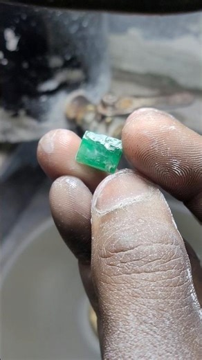 Emerald Stone Performing 💎 Brilliant Green Sparkle #fyp