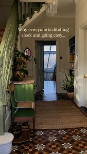 Cosy decor for the win! 🌟 I’ve never been into “sleek” interiors….it’s basically way too hard. Give me all the books, oil paintings, stripes, throws, vintage pots and baskets you can muster! Who’s with me?! #vintagehome #mixingoldwithnew #modernvintagehome #myperiodhomestyle #edwardianhome #cosyliving | Vintage Curator Interiors