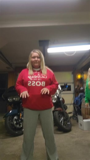 kristaswanson581 (@kristaswanson581)’s videos with Hold My Hand - Choosy