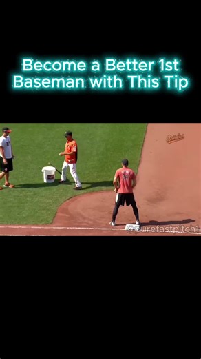 Improve Your First Base Skills with This Catching Tip