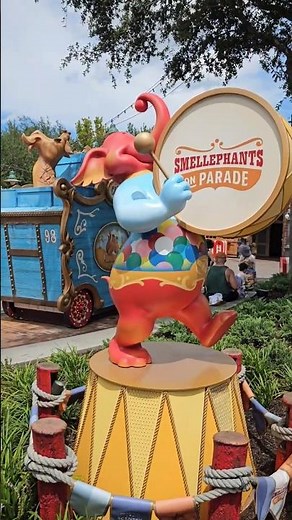 Smellephants on Parade #Dumbo *SUBSCRIBE* #disney