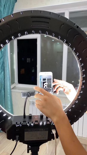 How to Use a Ring Light for Perfect Lighting