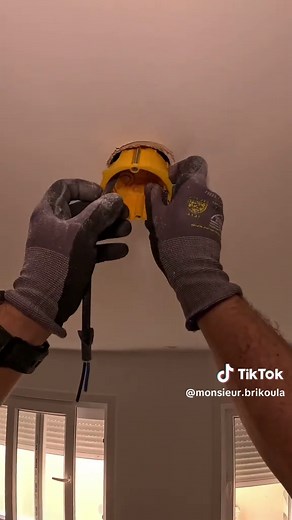Installation d'un lustre au plafond : Guide étape par étape