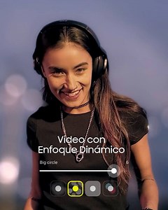 El único #PowerphoneNote10 con el poder de reemplazar todos tus dispositivos ya está aquí. 📲 🖋️ Su S Pen inteligente, fotos épicas en cualquier lugar y momento, batería que dura todo el día con solo 30 minutos de carga. ⚡ Descubre el nuevo Galaxy Note10, más que un smartphone, un Powerphone. | Samsung