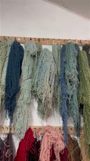 Laines teintées végétales pour restauration de tapis anciens | Atelier Renaud Tapis