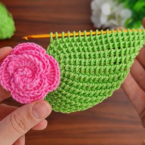 24K views · 103 reactions | Very Easy Crochet Flower leaf Coaster for Beginners | Fun Fall Craft Tutorial #crochet #knitting #crochet #flowers #knittinglove #crochet #easy #easycrochet #3d #baby #babyblanket #bebekbattaniyesi #bag #hair #hairband #knitting #coaster #tunisian #motif #supla #super #supereasy | Crochet knitting love | Facebook