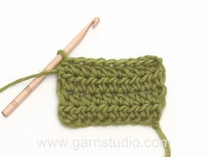 How to crochet a half double crochet (hdc) US / half treble crochet (htr) UK