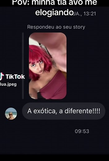 Tia avó elogiando: um carinho especial