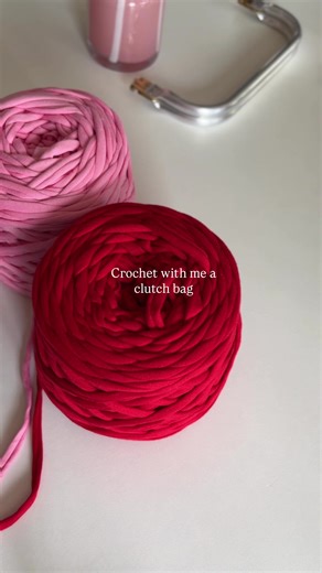 How to Crochet a Stylish Clutch Bag