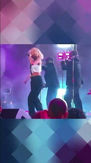Rosé & Bruno Mars performing ‘APT.’ at the 2026 #GRAMMYs #rosé
