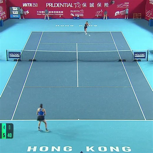 Leylah into the semifinal 👏 Leylah Fernandez reaches the final four in Hong Kong, beating Cirstea 6-4, 6-4. #PHKTO2025 | WTA