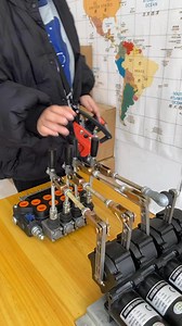 Construction machinery and equipment controlled by hydraulic operating lever can be installed,Wireless proportional remote controller for crane,Proportional sensitive wireless Remote control for hydraulic crane truck #palfinger #hiab #effer #pm #zoomlion #sany #grua #vdsconstruct #hiabpolska #mercedes #arocs #truck #vds #zabudowa #crane #hiab #palfinger #body #hookloader #asa #vanderstichele #vadersticheledotcom #truckrestoration #multilift #scarrabile #hydraulicequipment #tippingsolutions #cami