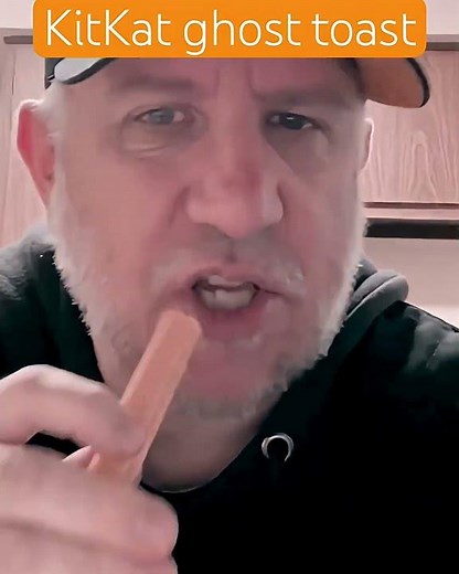 ‪@kitkat‬ YouTube short KitKat ghost toast #foodreview #tastetest #cinnamon #candybars #ghosttoast