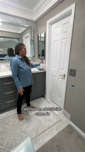 Cord clutter vs the Chen family? 👀 We know the real winner here... Thanks @mrs.ivachen for showing off this amazing vanity install! #vanity #bathroom #vanitydeclutter #vanityorganization #bathroomdeclutter #bathroomorganization #bathroomremodel | Docking Drawer