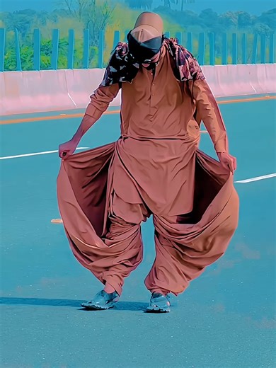 جرگہ عید کا سوٹ کتنے میٹر کا ہے؟