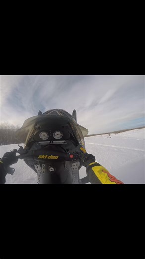 Nothing like some old iron to kick off the evening. @GGB Exhaust making this thing sound wicked 🤟🏻#snowmobile #skidoo #fyp #snowmobiling #ggb