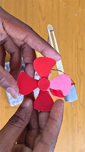 DIY 360° Rotating Mini Table Fan | dc motor projects #shorts #minifan #dcmotor