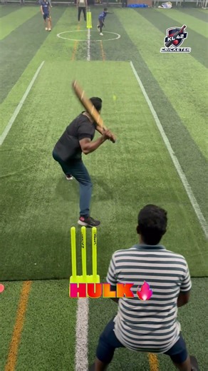 ടർഫിൽ എന്നല്ല എവിടെ ആയാലും ഇത് സിക്സാണ് 🔥 MUSCLE MAN🔥 #ulloorcricket #trending #cricketshorts