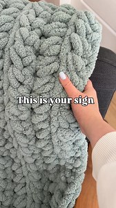 If you’ve been on the fence with learning to crochet, this is your sign to just go for it 💕 check the first comment for the pattern! | Just Be Crafty