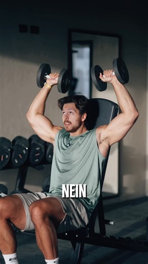 PAUL UNTERLEITNER on Instagram: "Oft gemacht, doch leider oft falsch! So geht Schulterdrücken richtig🤝🏻"