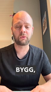 Nei, nei og atter nei!!! Nå kan det nye sykehuset i Stavanger bli utsatt enda lenger. Fordi de ikke har råd til å låne mer penger fra staten før de har «bedret de økonomiske resultatene». Hør her: Jeg vil ikke at sykehus skal ha gode økonomiske resultater. Jeg vil at sykehus skal ta vare på syke folk. Nå må vi slutte å drive sykehus som butikk og begynne å drive sykehus som velferd. Vi skal ikke bygge sykehus på lån i Norge. | Mímir Kristjánsson