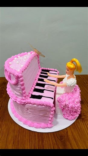 Famous Bakers🎂🧁🫶🏻📍…. #cake #snscakes # #foodvideos #trending #cakedecorating #pianocake#piano