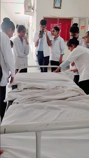bed making procedure BSC NURSING Student #bscnursing #hospital #college #bedmaking #gconnathdwara