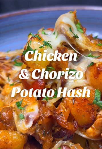Busy Night? This one-pan chicken & chorizo potato hash saves you. Quick, Filling and Family Friendly. Get the full recipe available now at my Cooking Club on Patreon. Link in Bio 🙂 #chicken #chorizo #potato #hash #easydinner